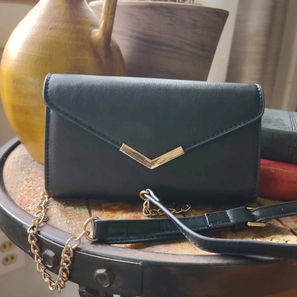 🦚 Urban Expressions Crossbody